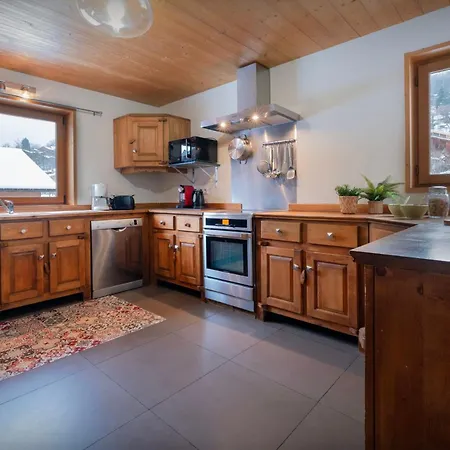 Chalet Timothy - Ovo Network *